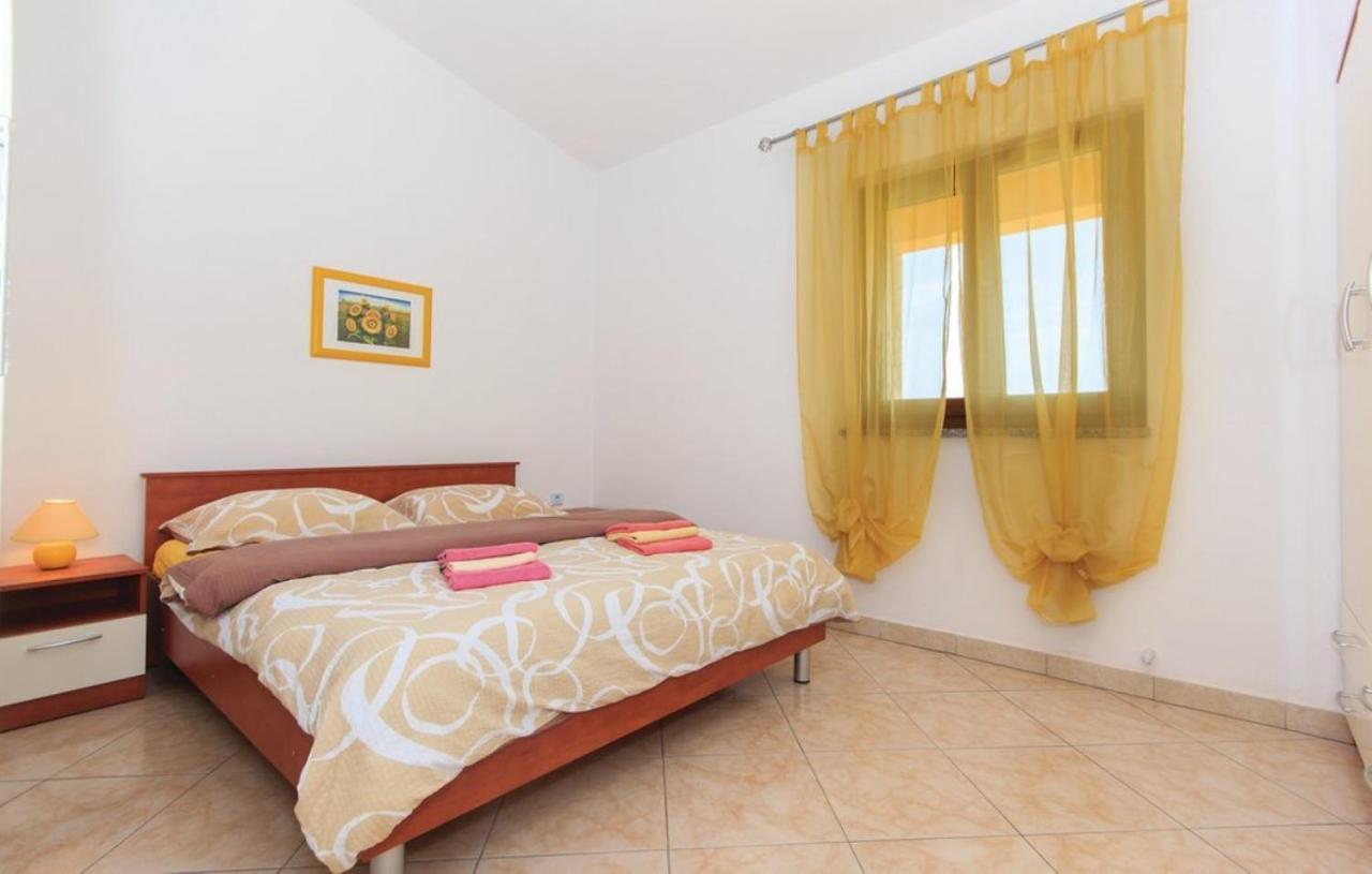 Stinjan Vila *